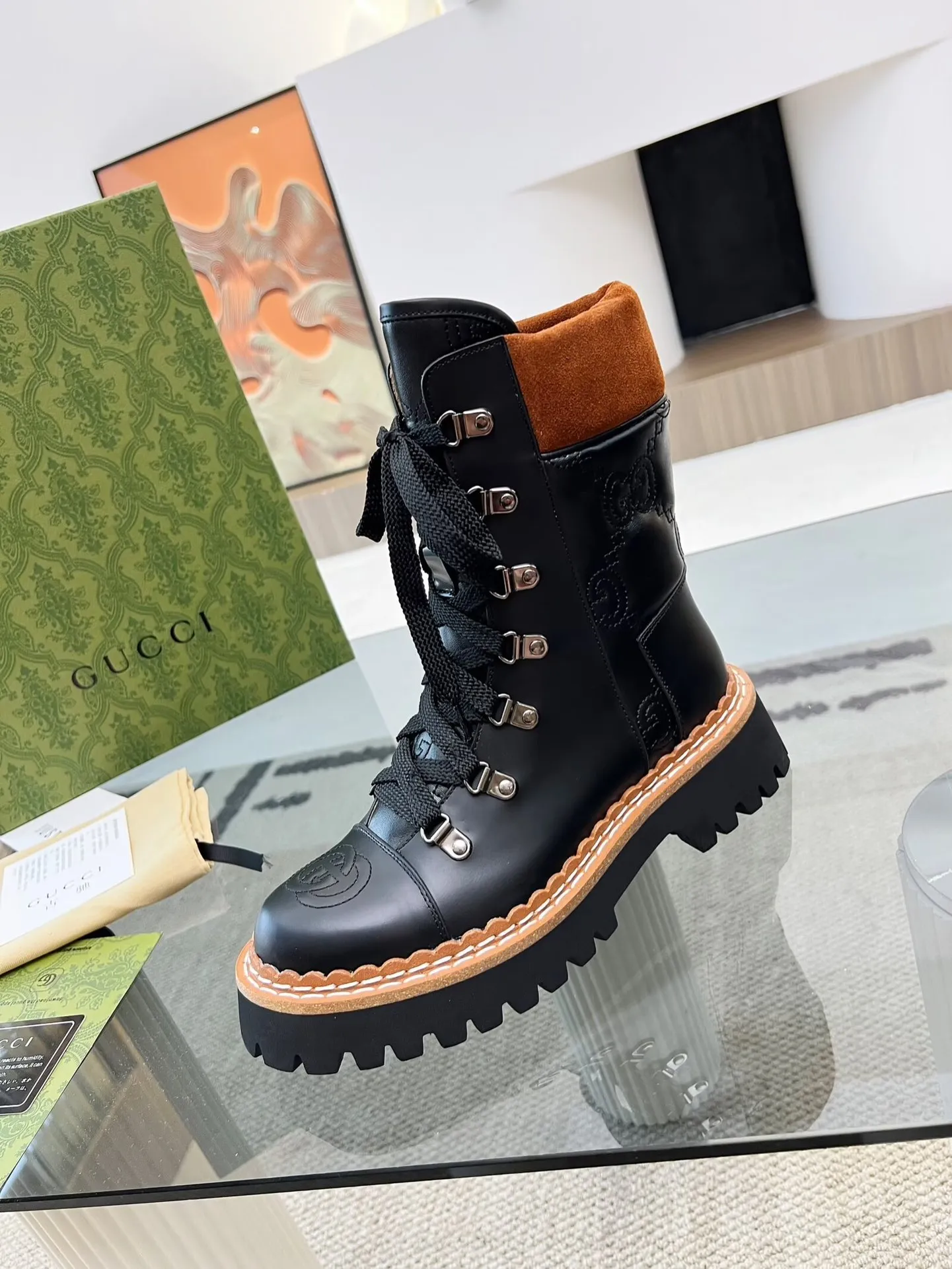 👟👟Ex-factory price 660👟👟 Autumn and winter GUCCI 8-inch ankle boots original model opening✅Double G electric embroidered toe cap Colored shoelaces, full of high-end feel [strong] Fabric: cowhide🐂, matte open edge beads Inner/foot pads: high-end apricot cowhide TPU outsole Heel height 4cm Color: black Size: 34-42 (34, 42 need to be customized) Packaging: Comes with card and cloth bag.